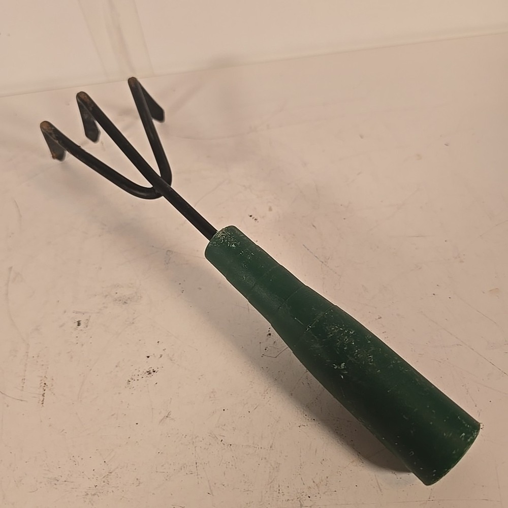True Living Outdoors 11 inch‎ Green Black Cultivator